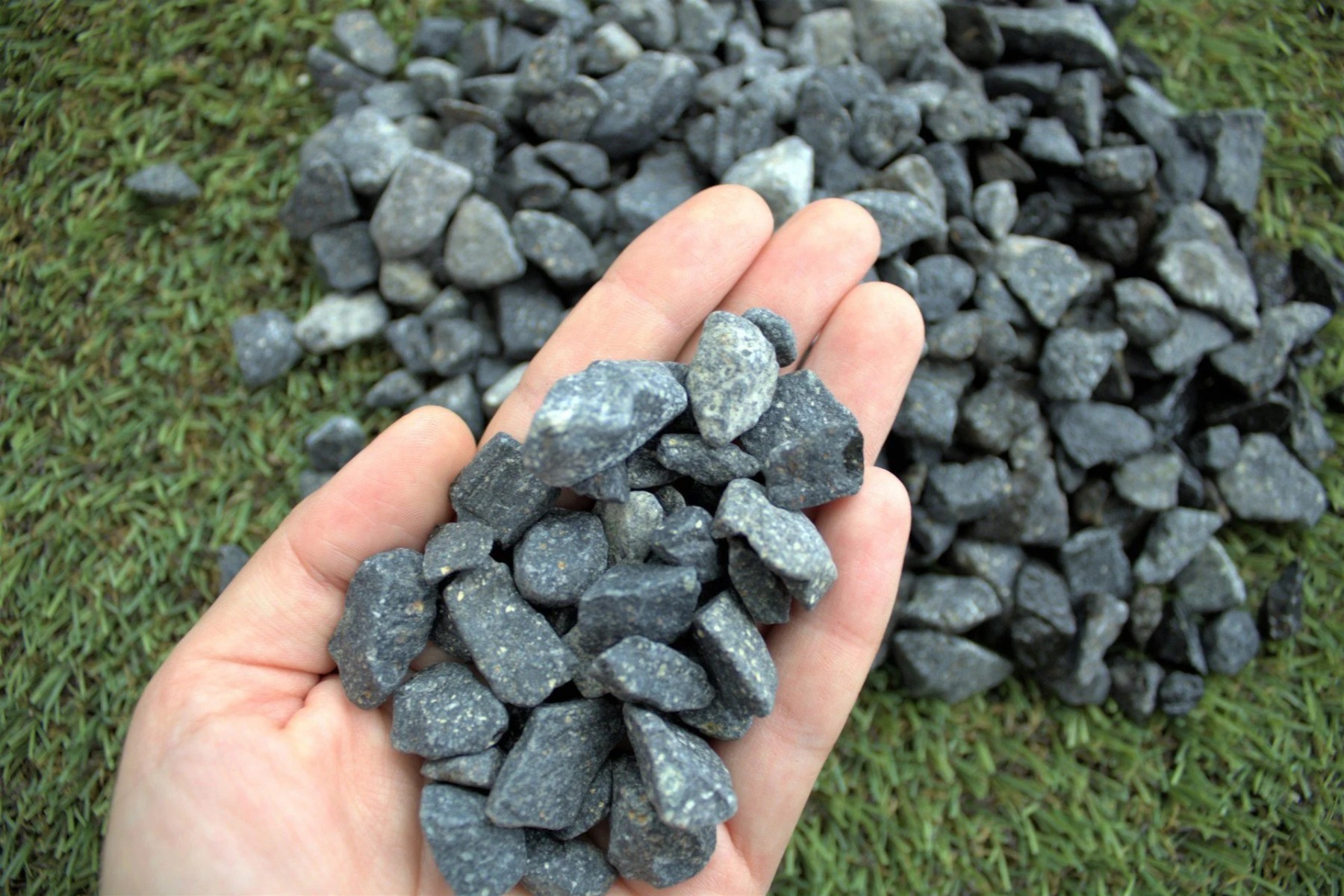 DOLOMİT TAŞI GRİ 6-10 cm 10 KG DOĞAL DEKORASYON TAŞI